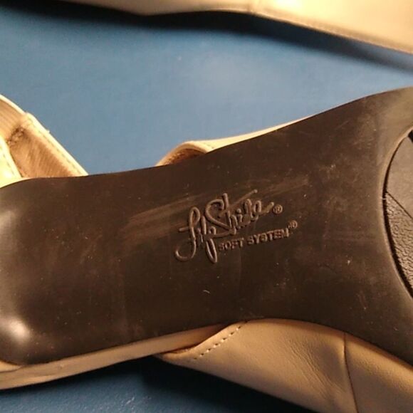 Life Stride 11M Cream Slingback Heels with Pointed Toe and Medium Heel - Picture 6 of 9